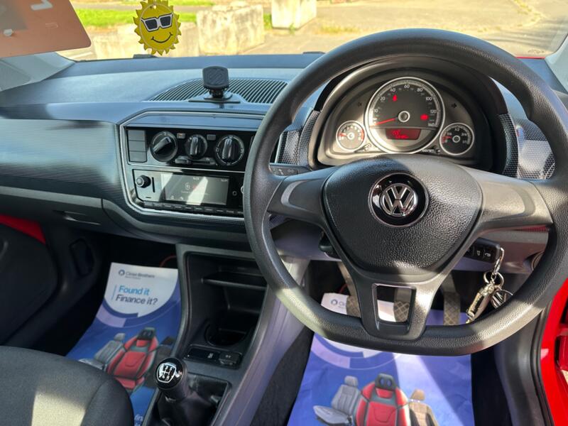 VOLKSWAGEN UP