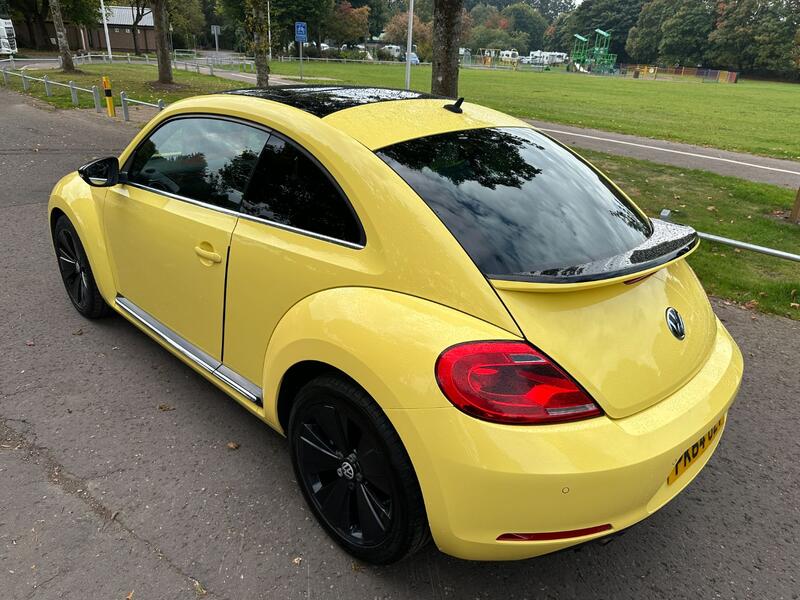 VOLKSWAGEN BEETLE