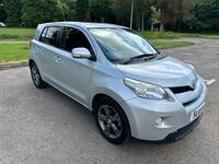TOYOTA URBAN CRUISER