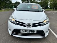 TOYOTA VERSO